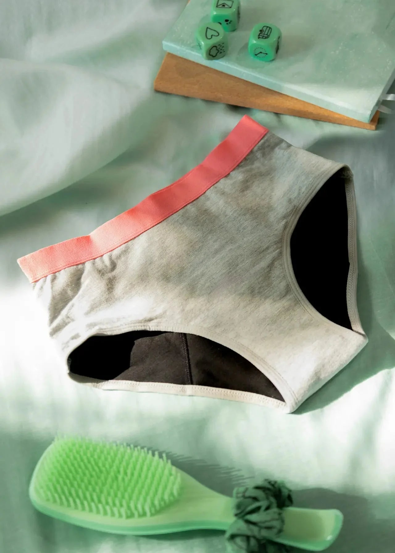 Bombacha menstrual absorbente para niñas y adolescentes emes | primera menstruación